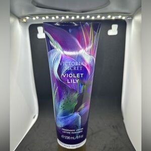 🆕 Victoria’s Secret Violet Lily 💟💟 fragrance lotion✨unused✨